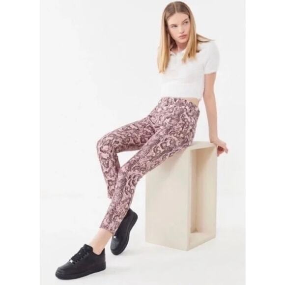 BDG Urban Outfitters Sz 29 Jeans Twig High Rise Pink Snake Print Skinny Women’s - Picture 1 of 11